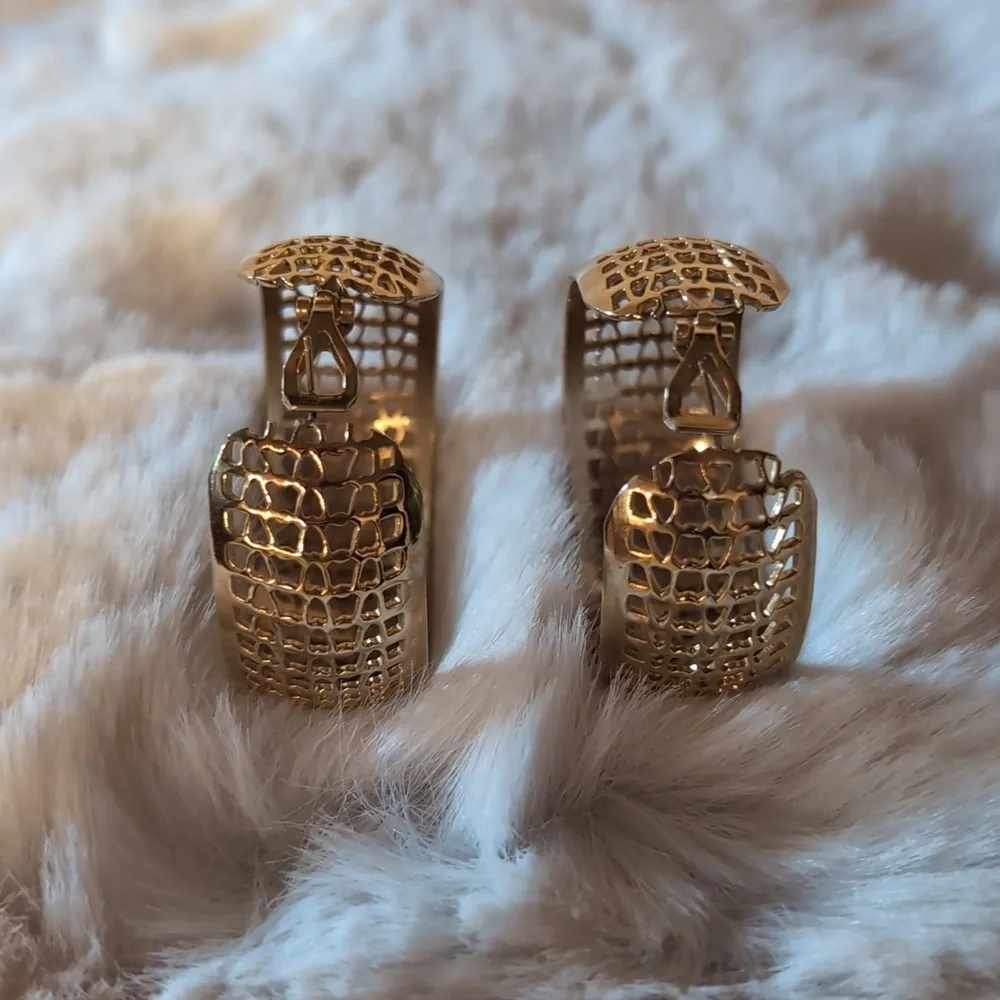 Vintage Gold Toned Hoop Earrings - Picture 6 of 10